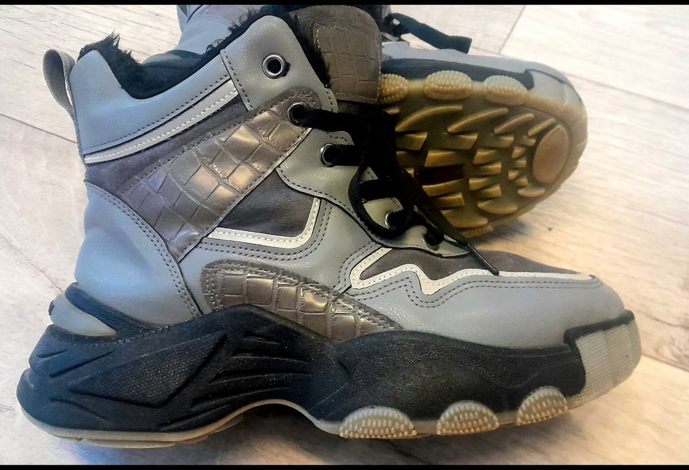 Зимові кросівки 23.8 см устілка