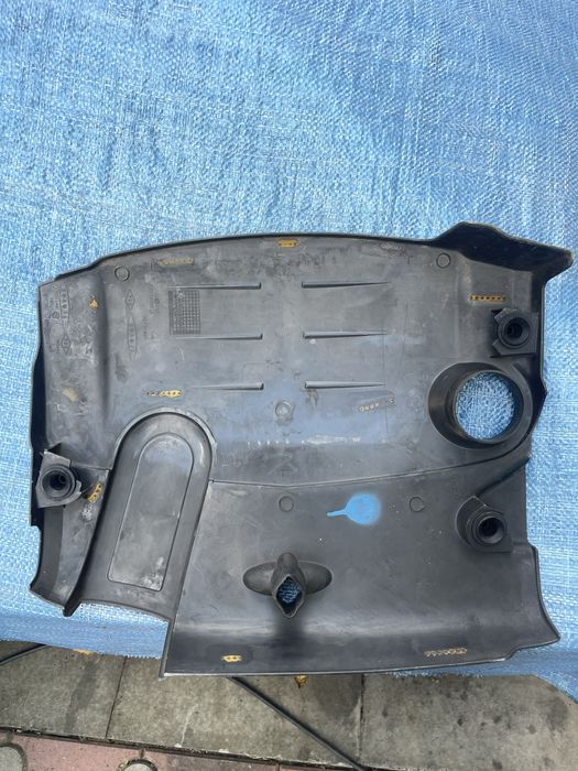 Кришка двигуна Renault Kangoo 1.5 dci k9k