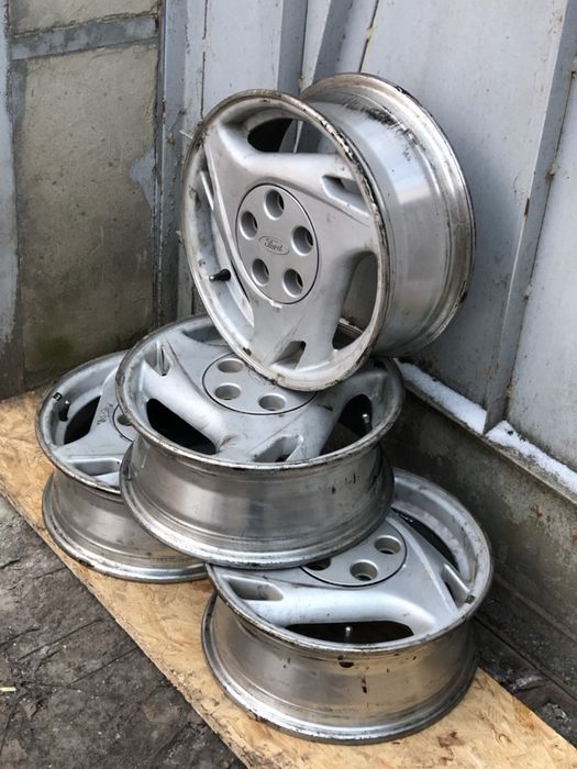 Легкосплавні диски Ford Probe 1996 (PCD)  5x114.3 (DIA): 67.1 R15