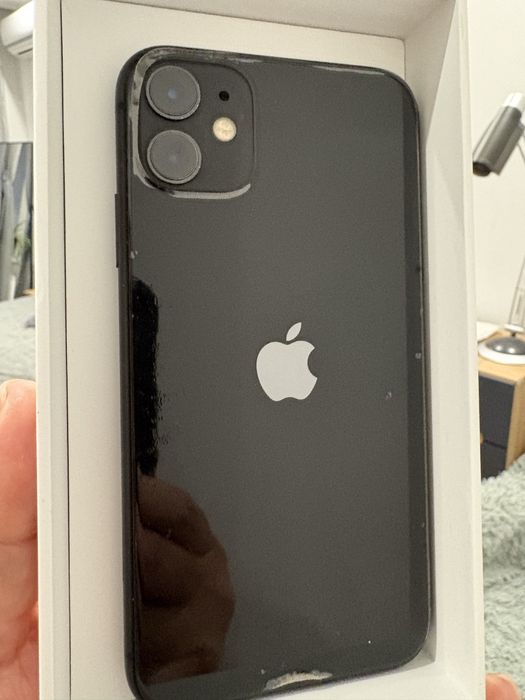 Продам офіційний  Айфон 11 blac 64GB