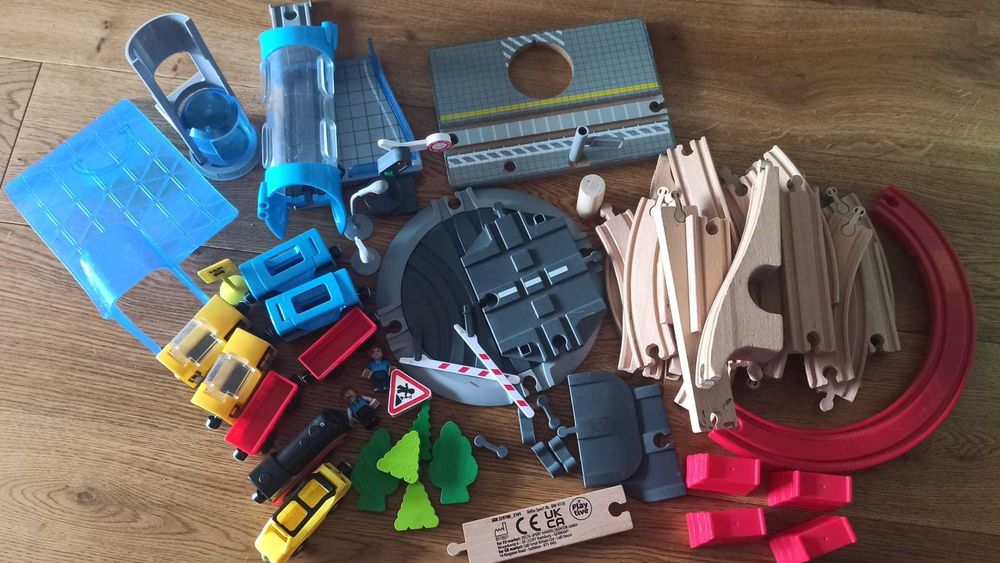 Kolejka drewniana Playtive City Express z napędem elektrycznym 49 elementów