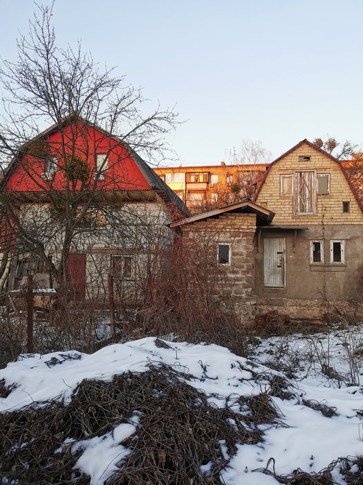 участок, закрытый городок, заезд с Туполева, Мрии 5, метро Нивки, парк
