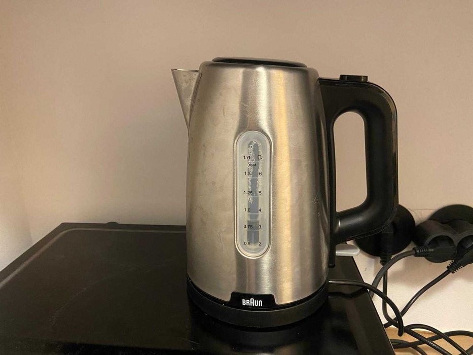 Chaleira Elétrica Braun em Inox – 1,7L – Excelente Estado