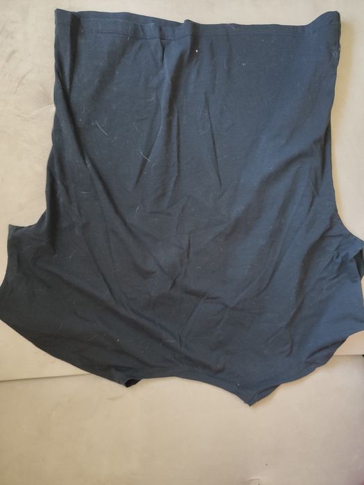 Чорна футболка з принтом