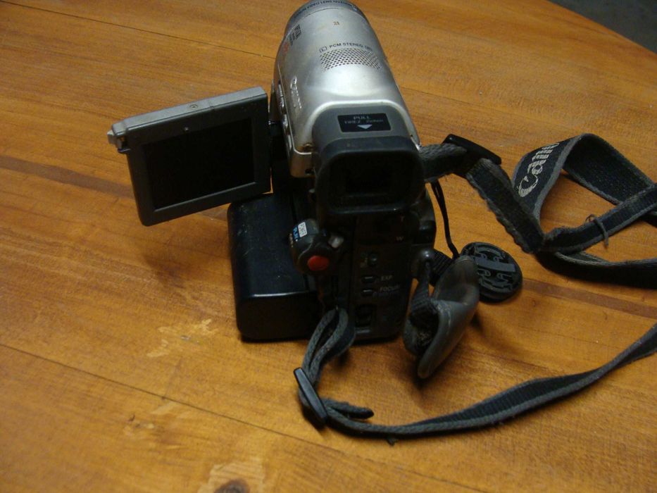 Máquina de Filmar - Canon MV20 Digital Vídeo Camcorder