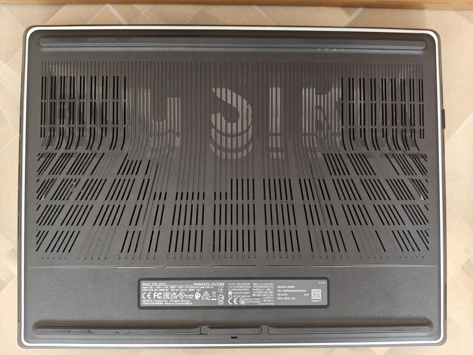 ASUS ROG Strix G16 G615JH (i5-13450HX, RTX 5050 8GB DDR7, 16 GB DDR5)