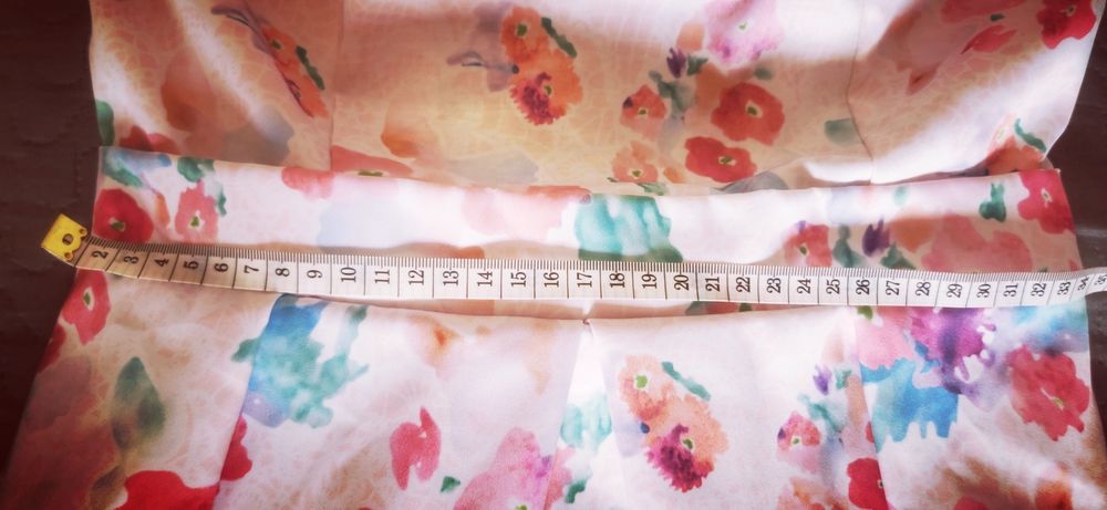 Sukienka w kwiaty 36