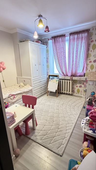 Продаж 4 кімнатка квартира в центрі міста