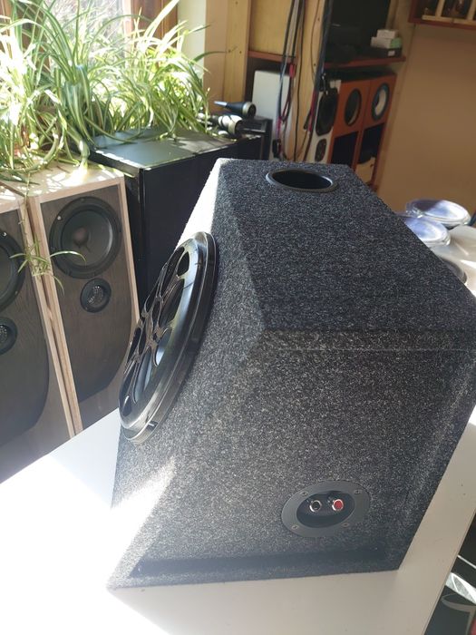 Сабвуфер автомобильный 10" в корпусе ФИ.