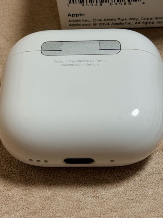 Навушники Apple AirPods 4 with Active Noise Cancellation