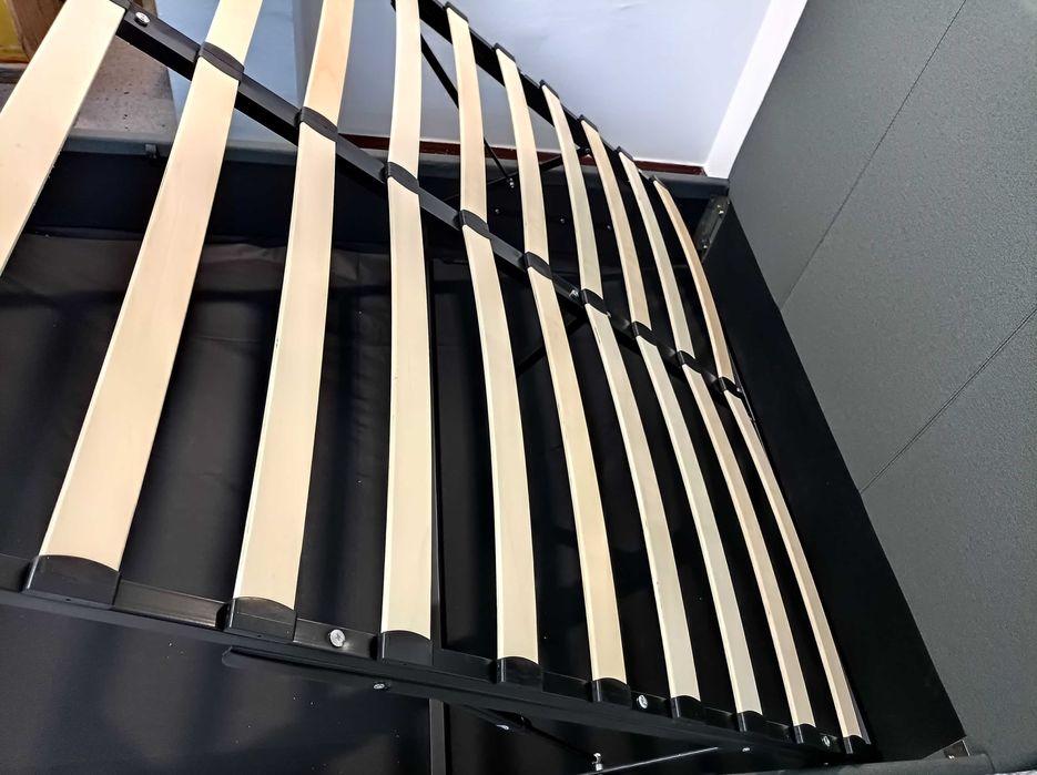 Camas com espaço para arrumação - envio gratis