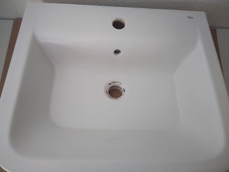 Lavatório The Gap marca Roca novo impecável