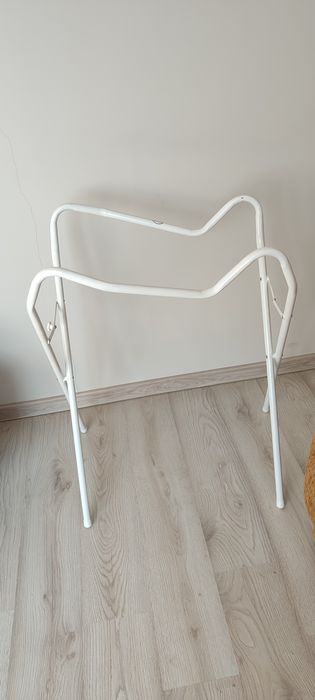 Stojak do wanny dla niemowląt