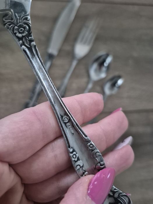 Sztućce stare zdobione