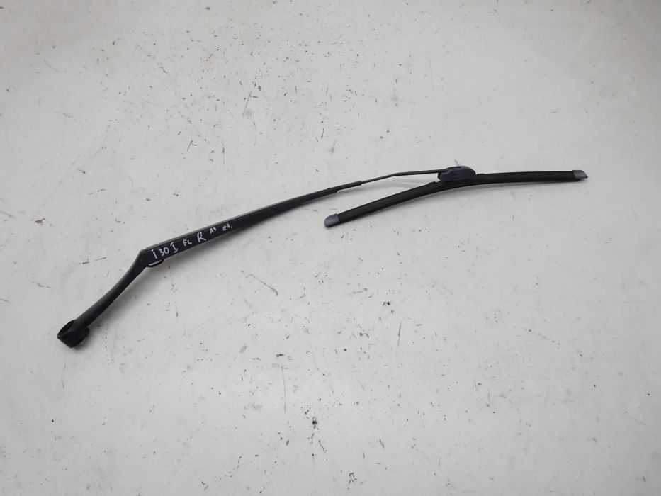 RAMIĘ WYCIERACZKI 42001-123 HYUNDAI I30 I LIFT PRAWE PRZEDNIE ORYGINAŁ EUROPA