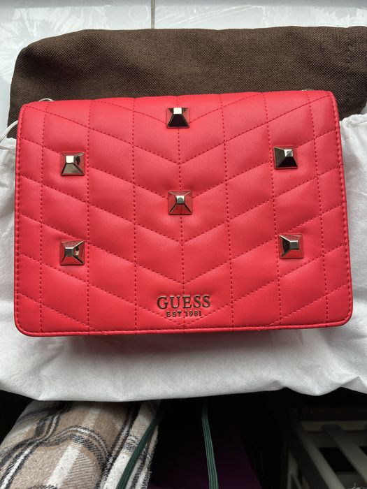 Сумка Guess на ланцюжку