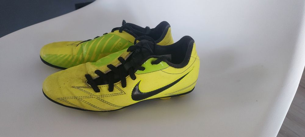 Korki Nike rozm. 33.5