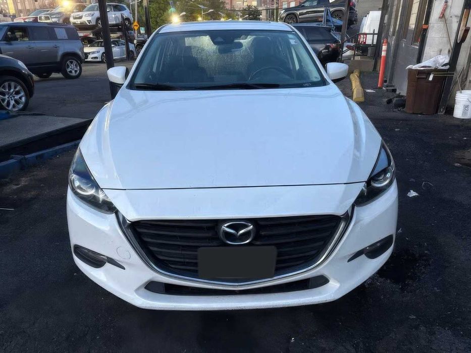 Mazda 3 Touring      2017