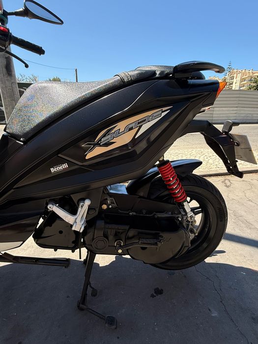 Scooter KEEWAY X-blade 50cc 2T