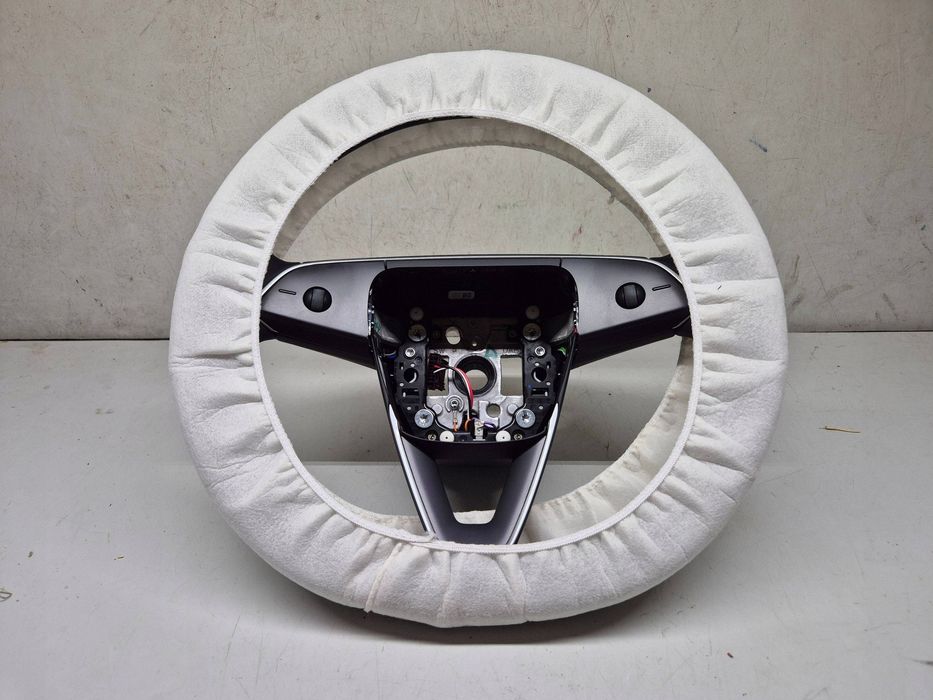 Tesla Model 3 Highland 23- 1735339-Cn-F Kierownica Jak Nowa