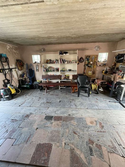 Дом с потенциалом с просторным и ухоженным участком