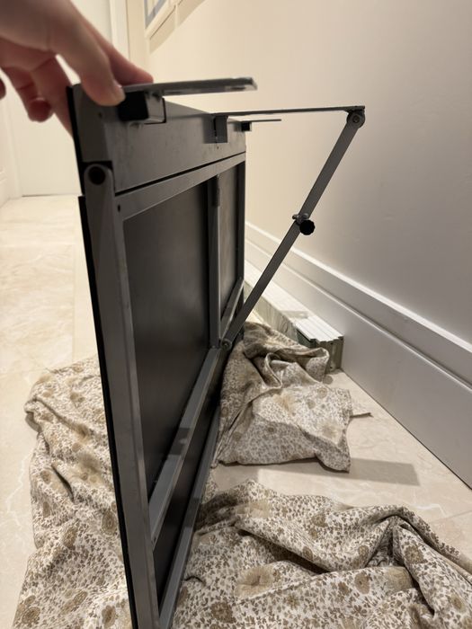 Mesa dobrável parede vidro e inox