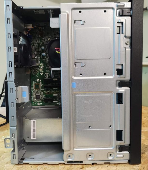 Dell Vostro 3667 i3-6100 3.7GHz 8GB 256GB SSD Windows 10 Professional Office 2016 Professional Plus