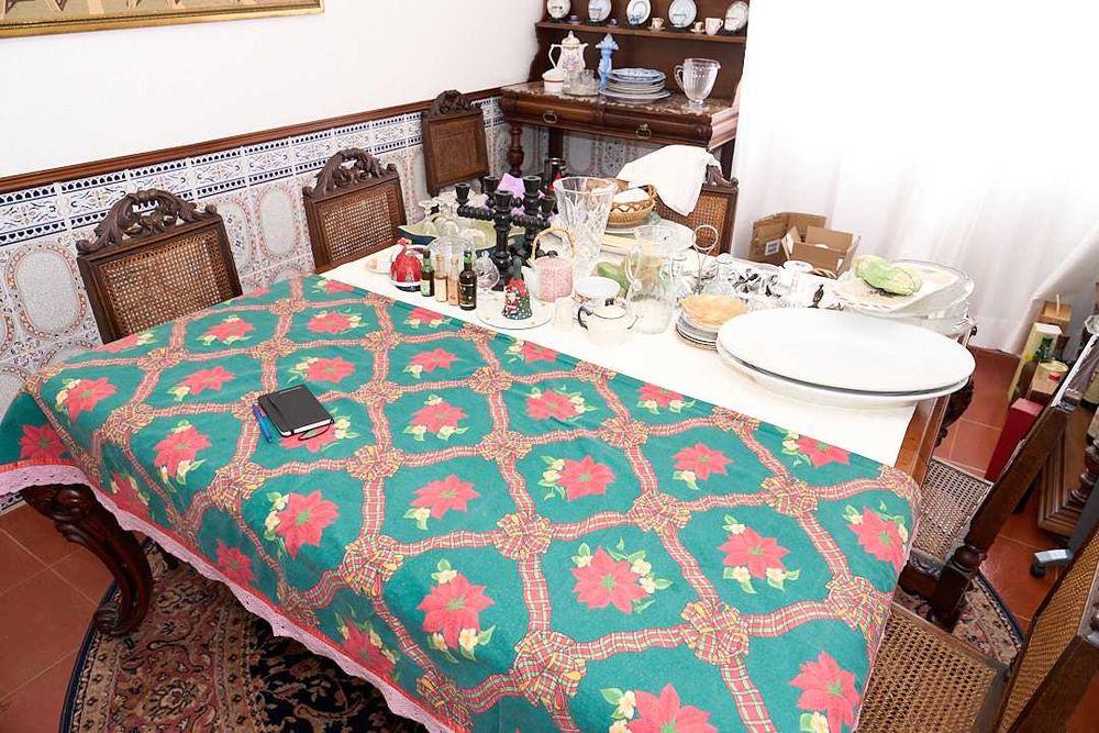 Mobiliário de Sala de Jantar Antigo (séc. XIX–XX)