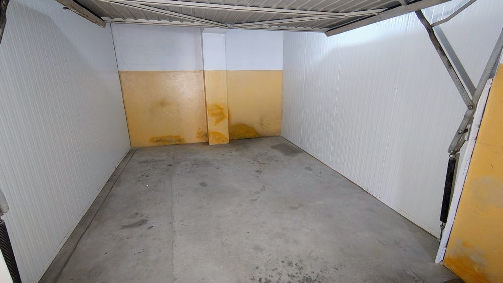 Arrecadação / box para arrendamento (14m2)