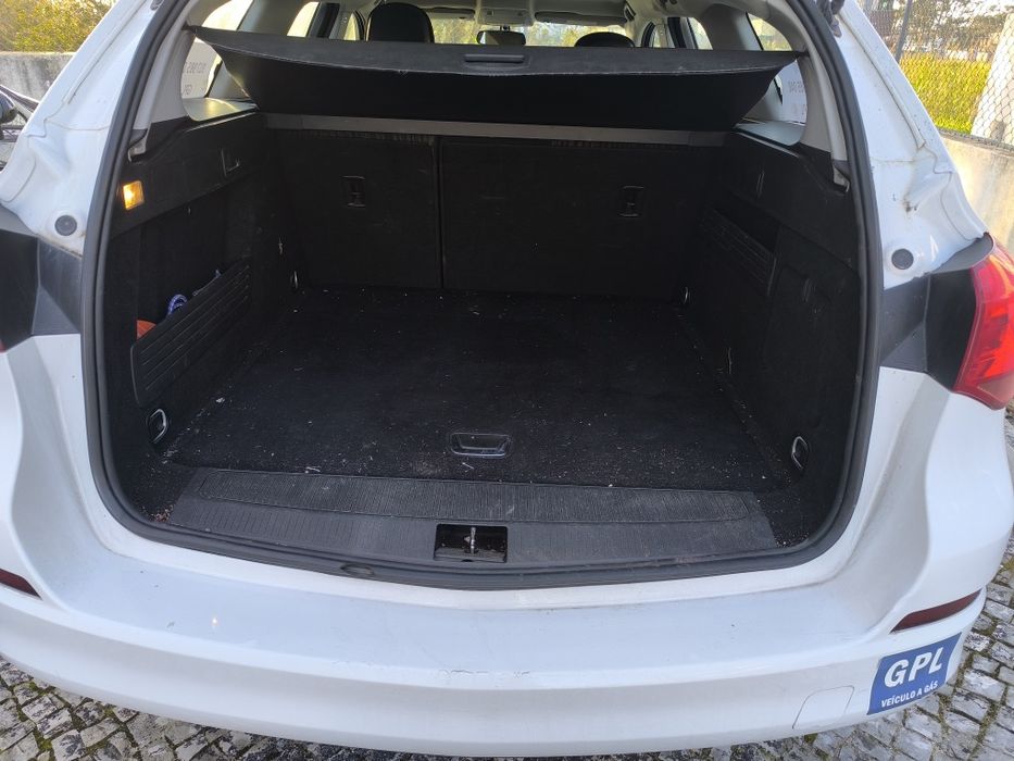 Opel Astra Sports Tourer J de 7/2012 a GPL, melhor oferta