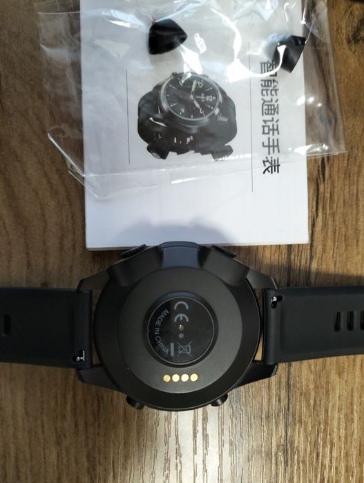 Smartwatch ze sluchawkami