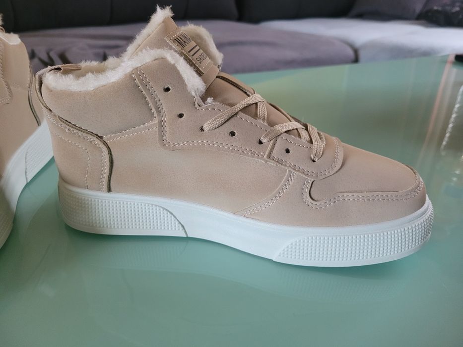 Nowe buty zimowe ocieplane