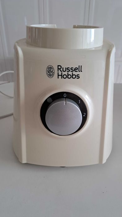 Liquidificadora da Russell Hobbs.