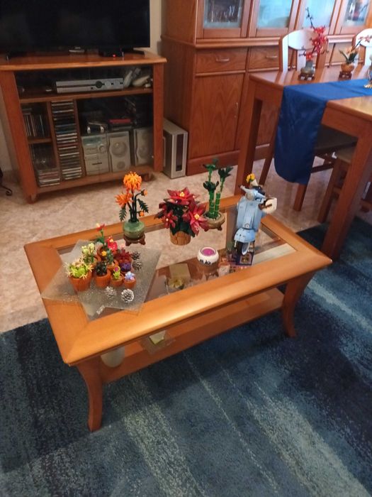 Mobília de sala em pinho mel em bom  estado