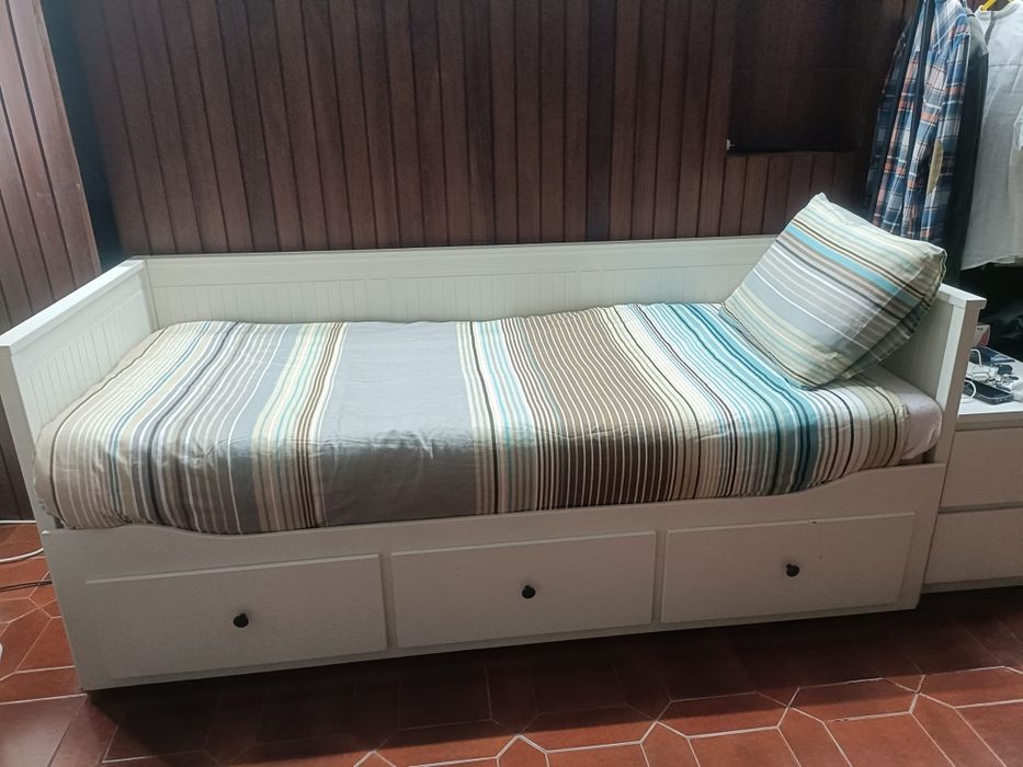 Cama de solteiro com colchão