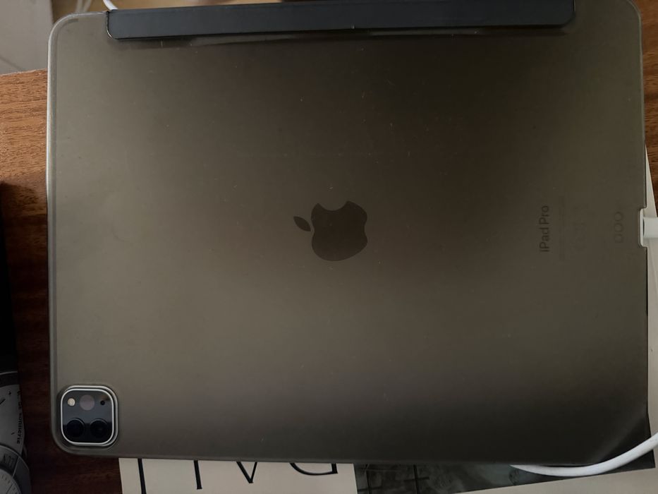 Ipad Pro 12.9 6th gen 128Gb igual a novo