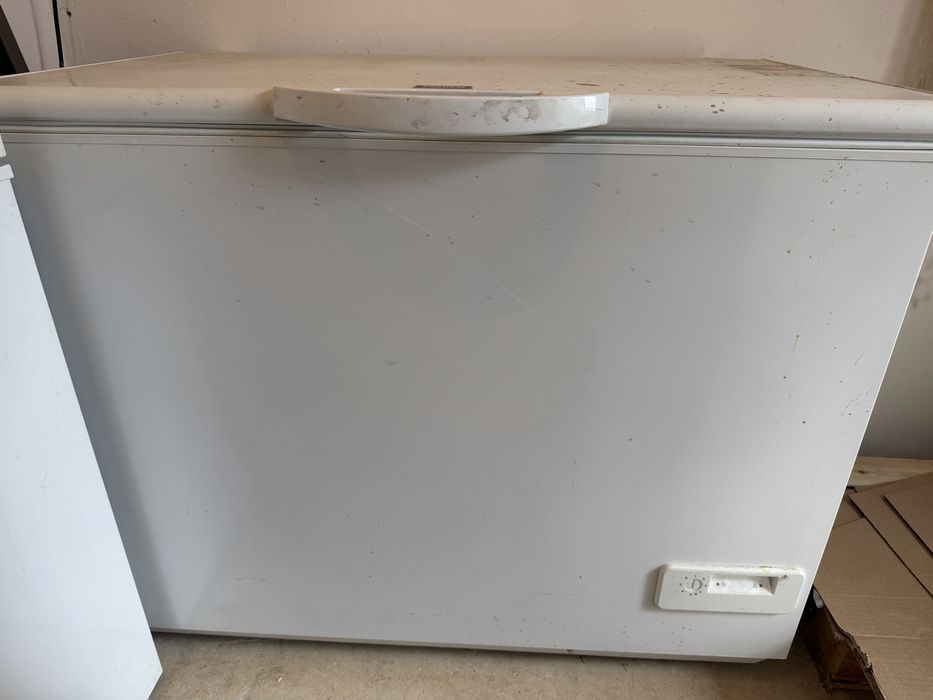 Zamrazarka Zanussi ZFC 31400 WA
