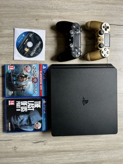PS4 Slim + 2pady + The Last of Us + God of War + Uncharted