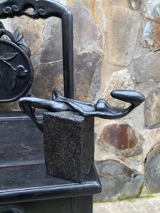 Escultura Bronze Modernista Assinada Portela 19 cm 2,100 Kg 2003