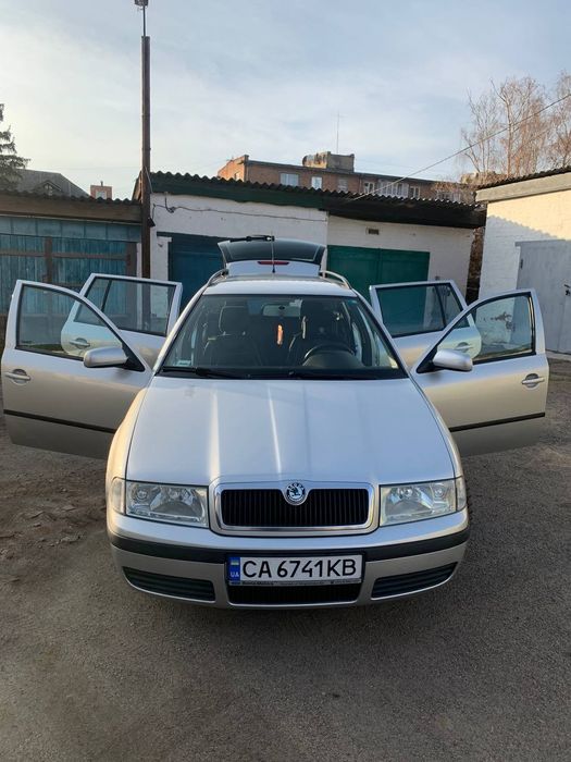 Продам авто Skoda Octavia Tour 1.6 газ/бензин