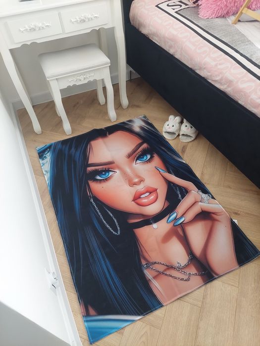 Dywan z lalką w stylu bratz