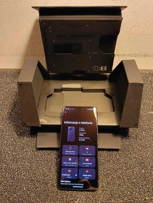 ASUS ROG Phone 8 Pro 16/512GB Phantom Black AI2401