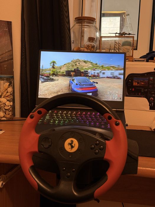 Thrustmaster Ferrari Red Edition