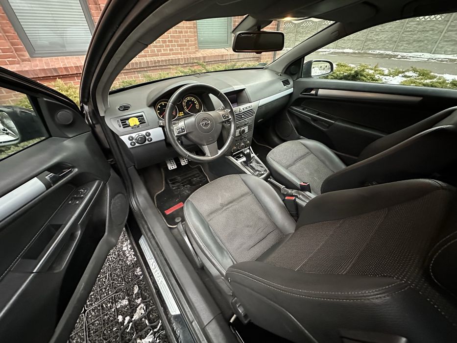 Opel Astra H GTC 1.9 CDTi 2007r