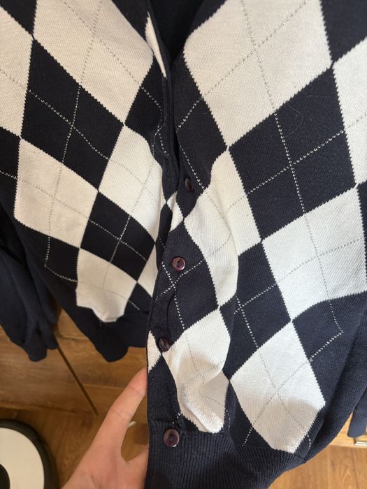 Sweterek w romby geometryczne wzory rozmiar s marka joy granatowy bial