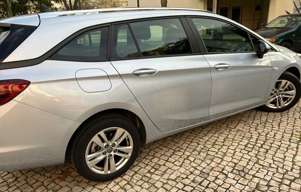 Opel Astra Sports Tourer 2017 poucos KM