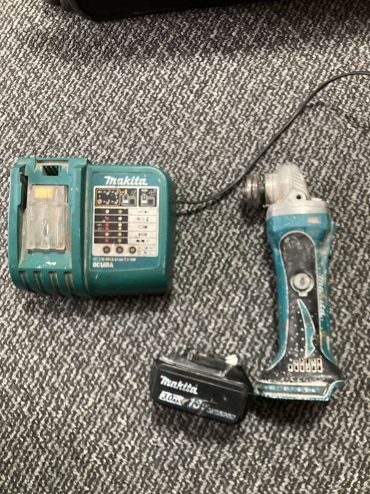 Пеумуляторна болгарка makita