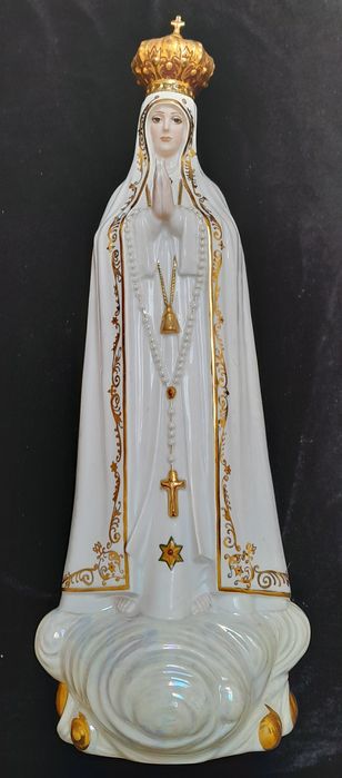 Порцелянова фігура Матері Божої Фатімської