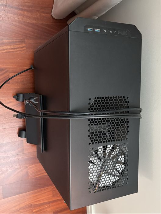 PC Fractal design: IntelCore i7, 16GB, 2TB, Win10