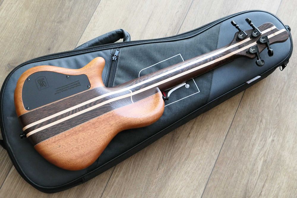 Mayones Cali 4 Aguilar + Gigbag